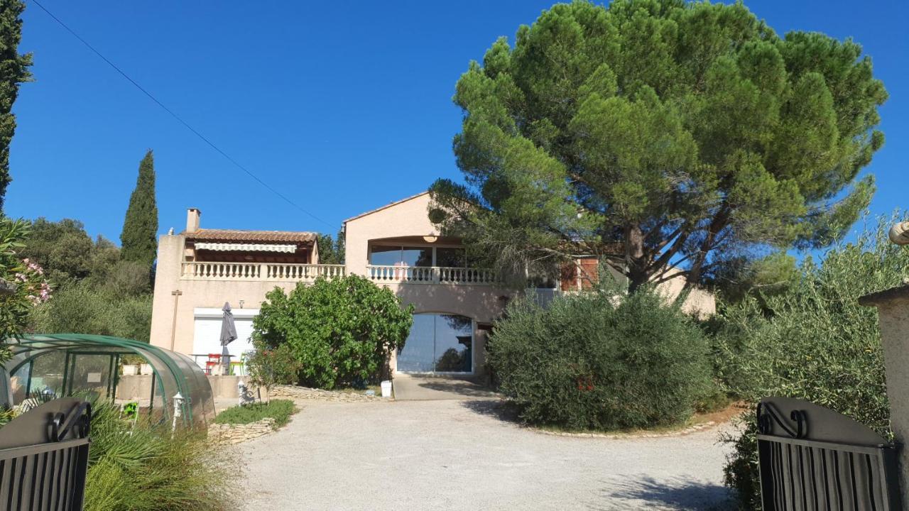Villa Des Masques Aubais Екстериор снимка