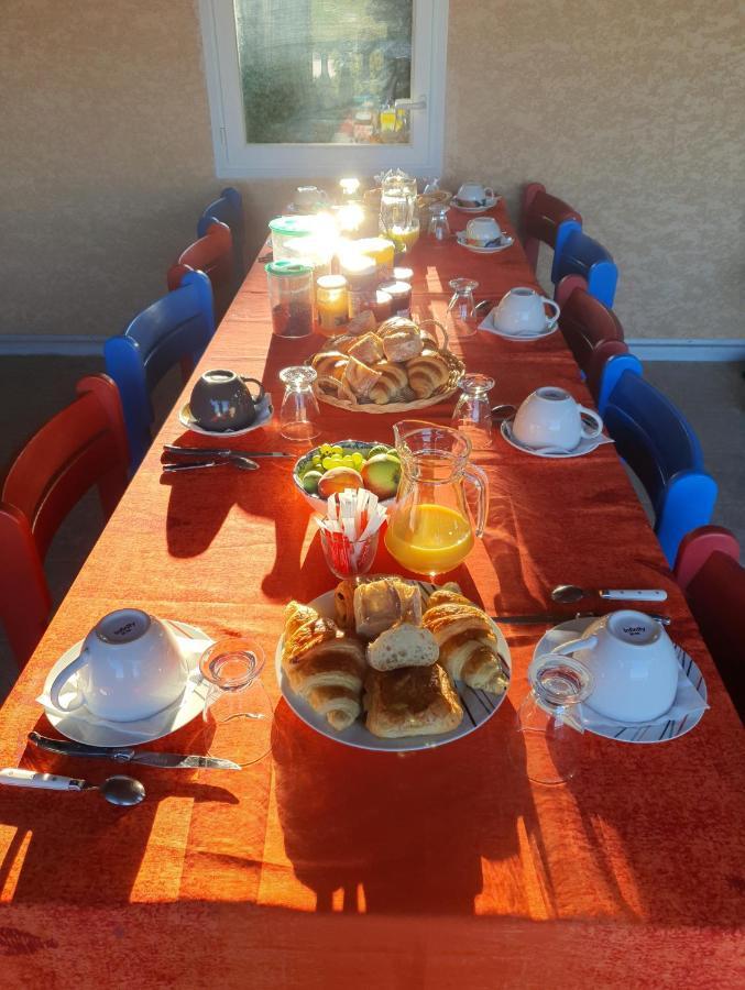 Villa Des Masques Aubais Екстериор снимка